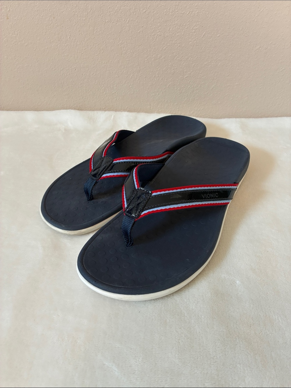 Vionic Tide 2 Size 9M Red White Blue Leather Thong Sandal Comfort Orthoheel